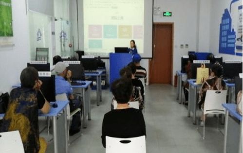 家門(mén)口的旅游咨詢服務(wù)來(lái)啦 一站式解決您的吃住行游購(gòu)?qiáng)? class=